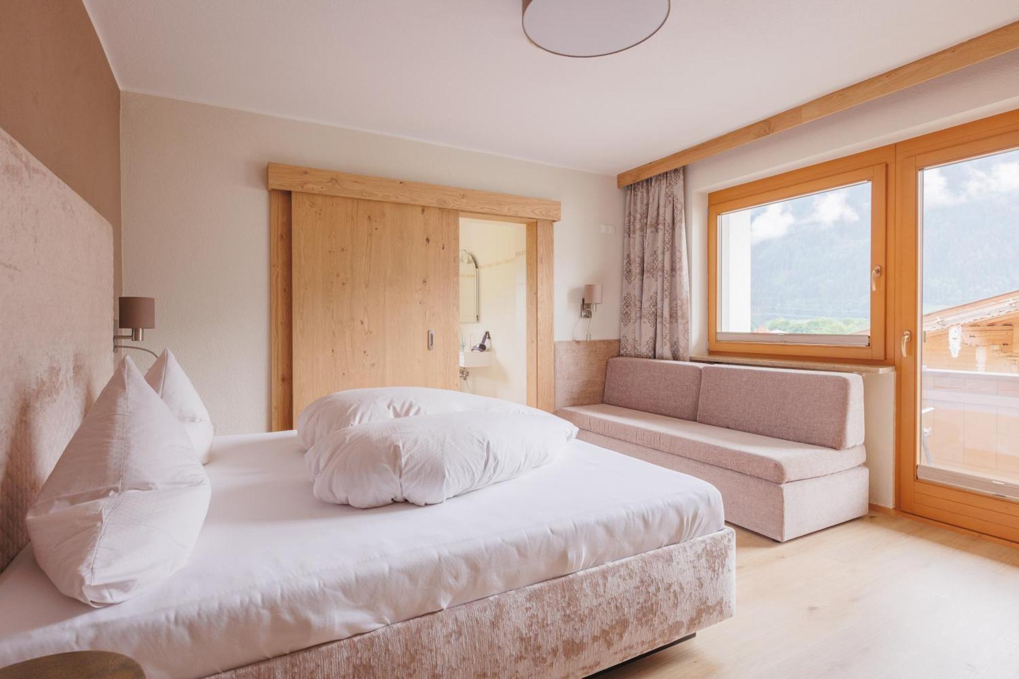 Hin&Weg Das Aparthotel Ried im Zillertal Exterior foto