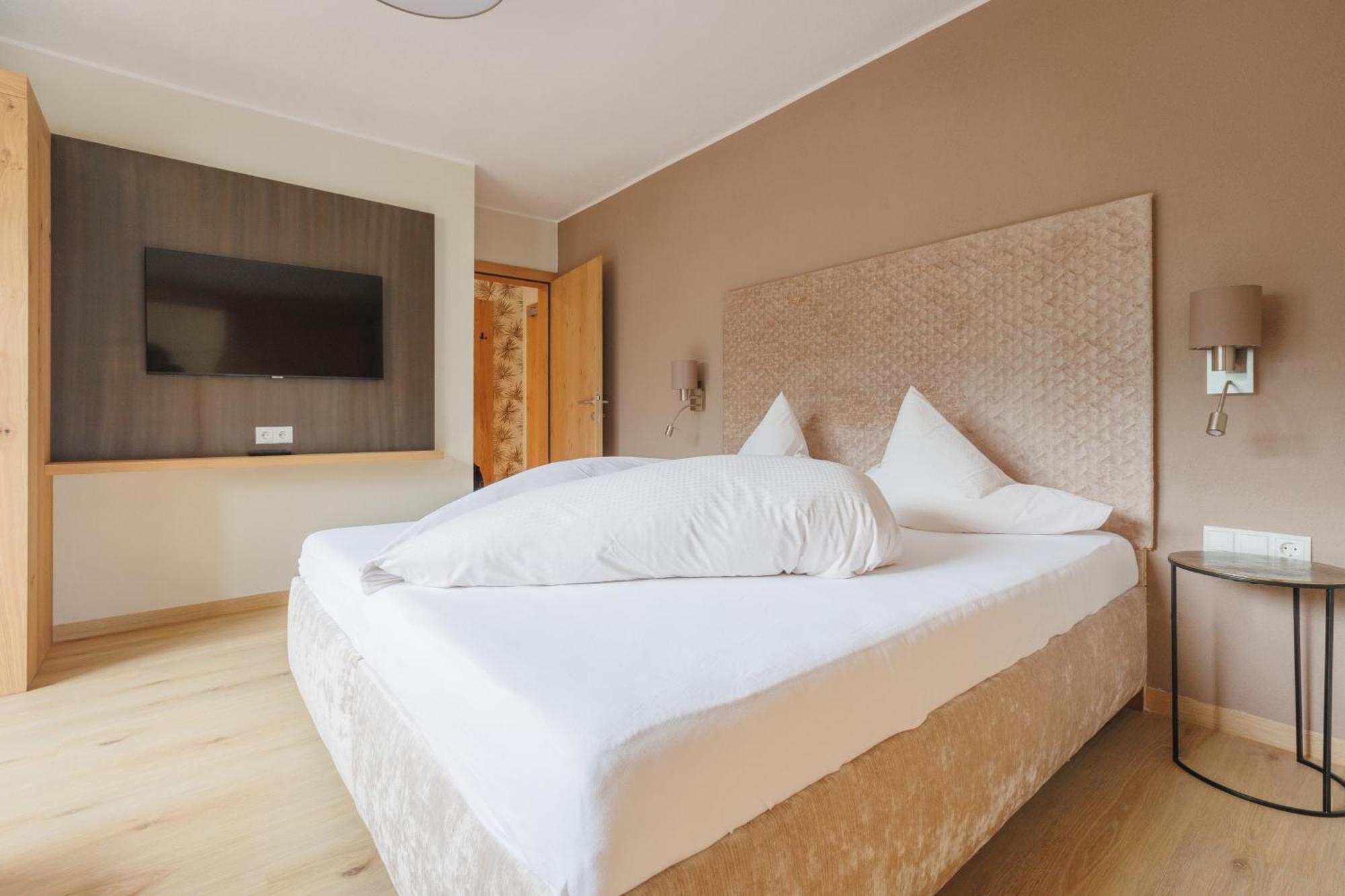 Hin&Weg Das Aparthotel Ried im Zillertal Exterior foto