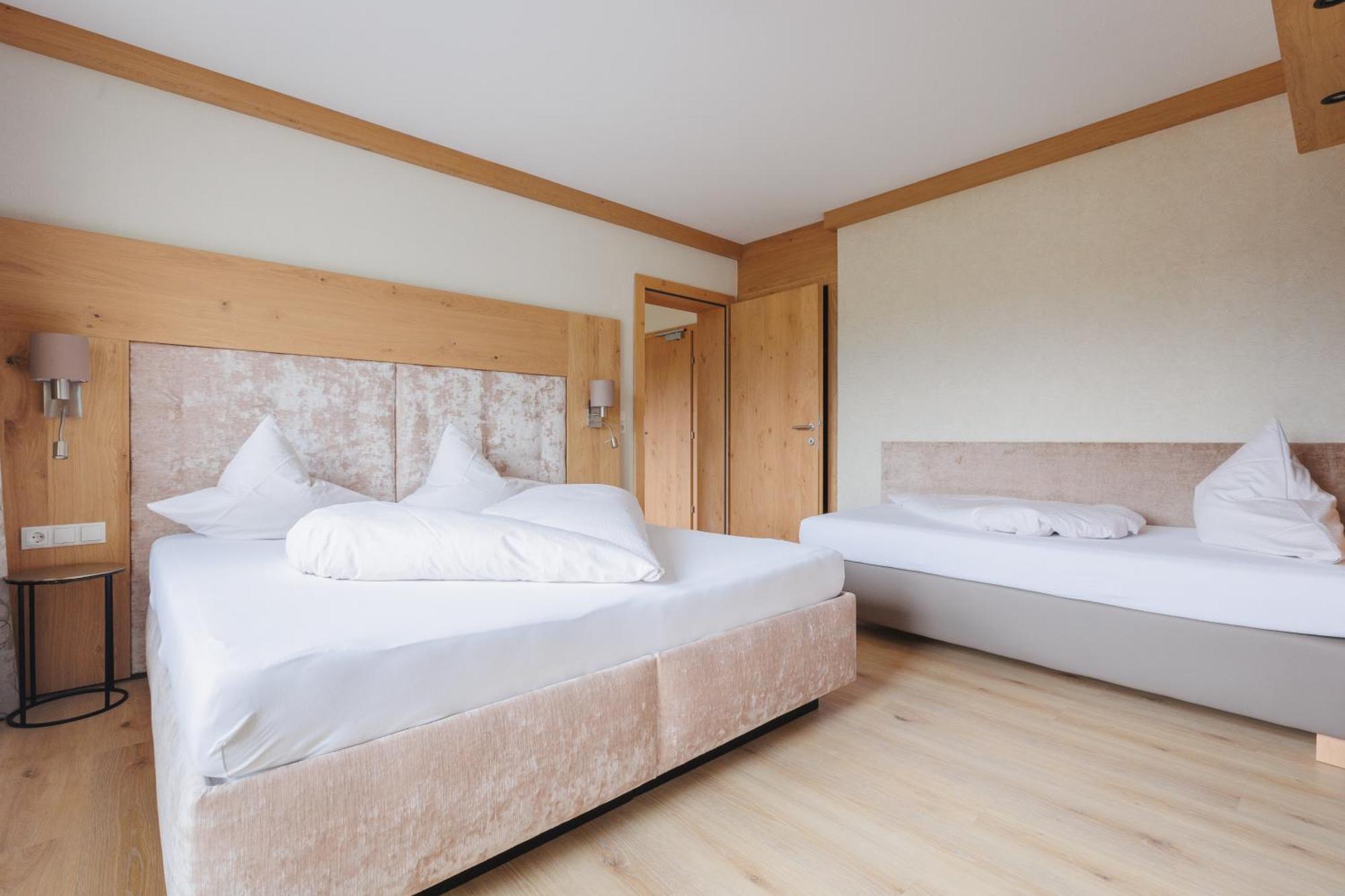 Hin&Weg Das Aparthotel Ried im Zillertal Exterior foto