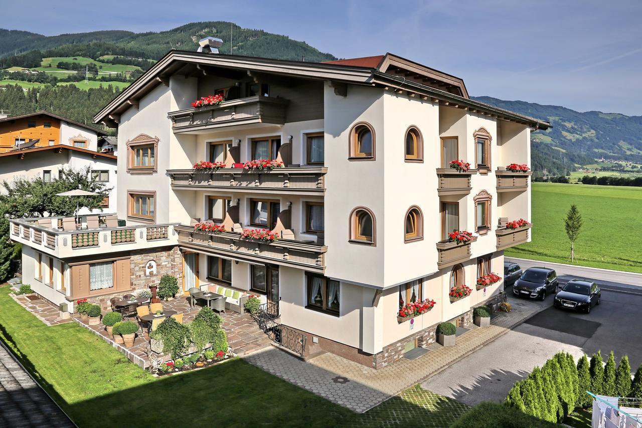 Hin&Weg Das Aparthotel Ried im Zillertal Exterior foto